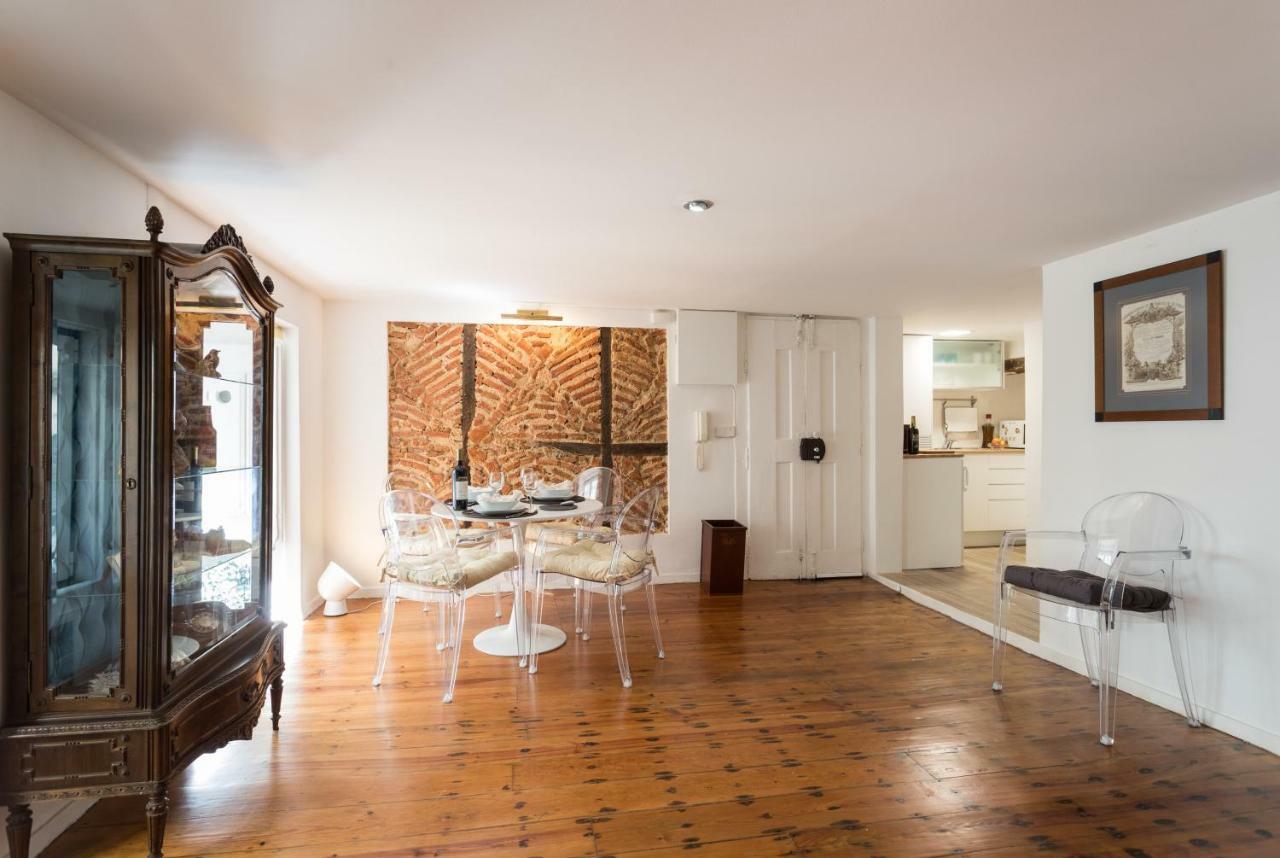 Charming Apartment Travessa Do Alcaide Lisbon Exterior photo